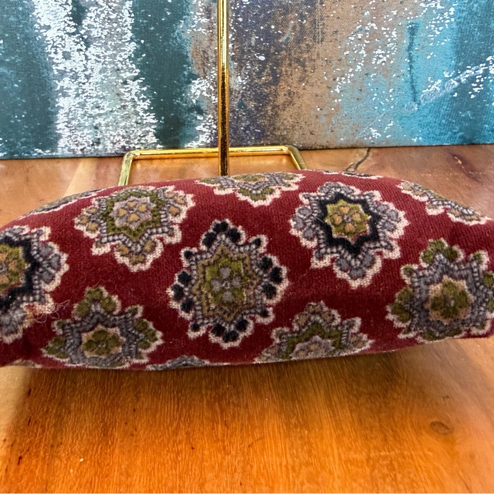 Vintage Floral Tapestry Italian Coin Purse w/Kiss-Lock Clasp - Picture 9 of 10